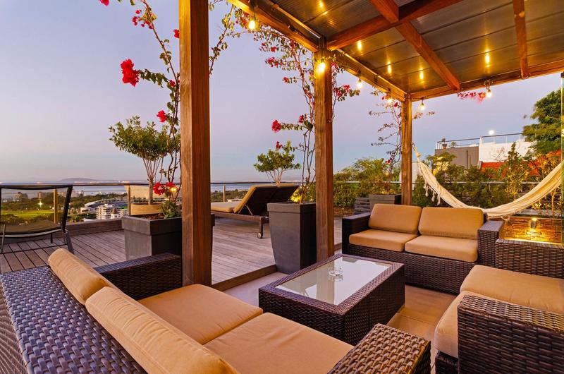 4 Bedroom Property for Sale in Green Point Western Cape